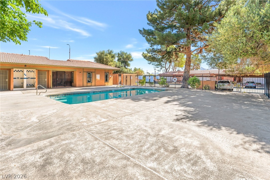 457 North Lamb Boulevard B Property Photo 16