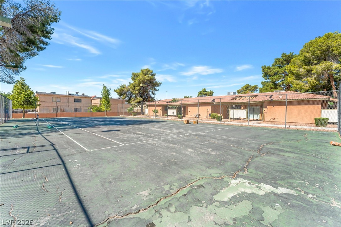 457 North Lamb Boulevard B Property Photo 17