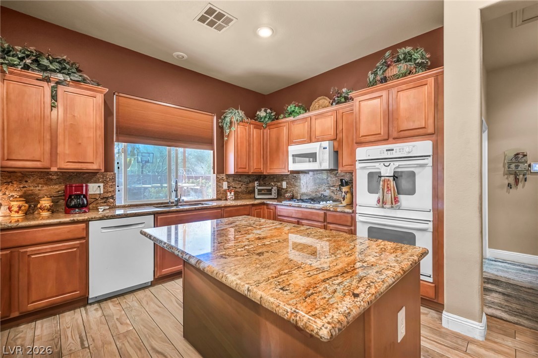 10372 Hawks Wing Street Property Photo 9