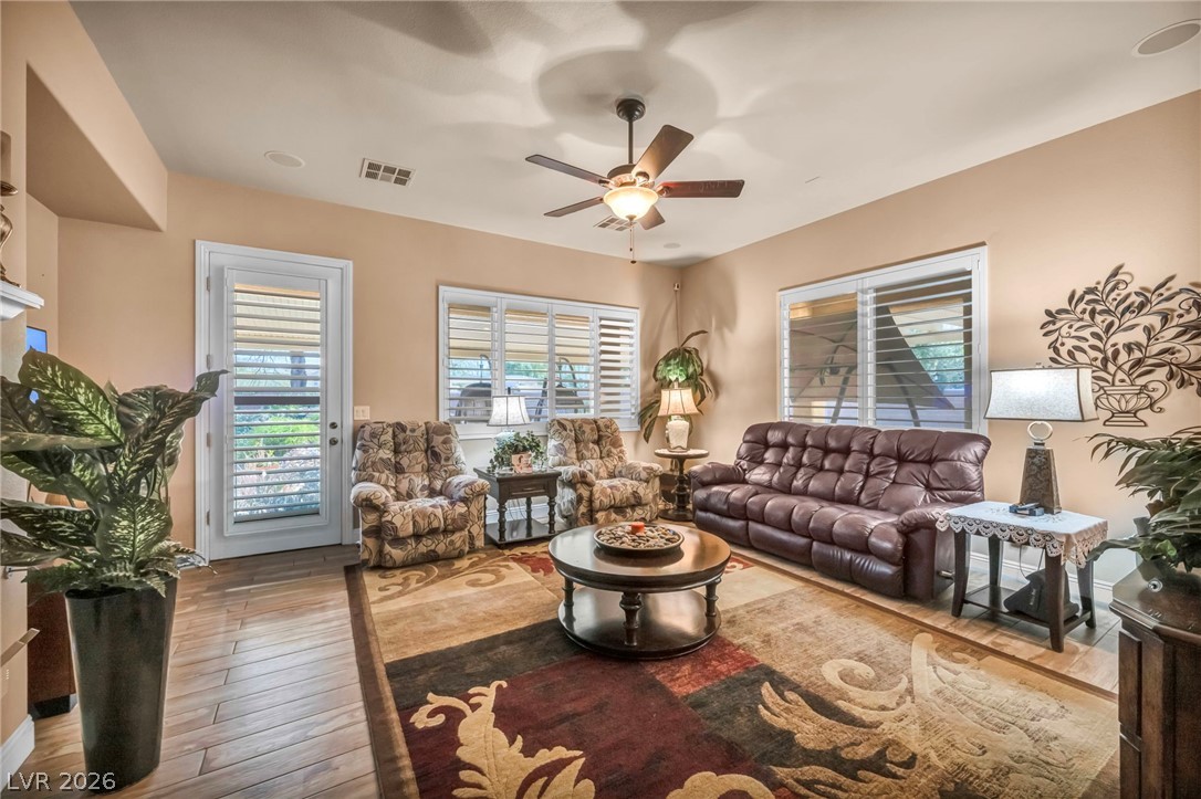 10372 Hawks Wing Street Property Photo 13