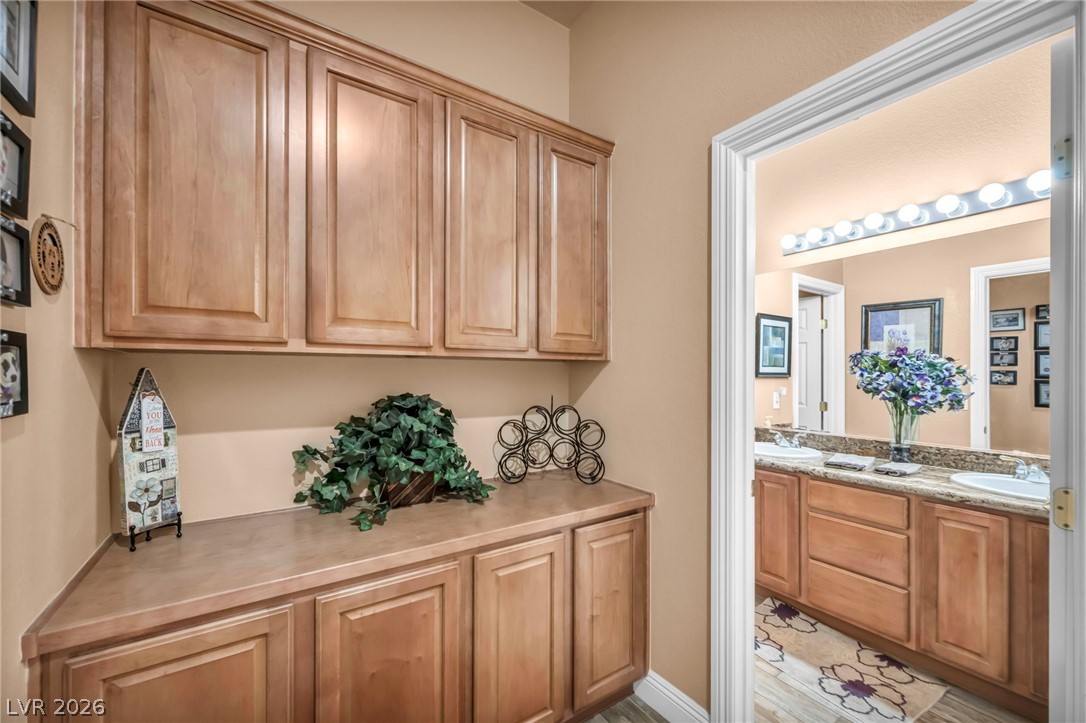 10372 Hawks Wing Street Property Photo 34