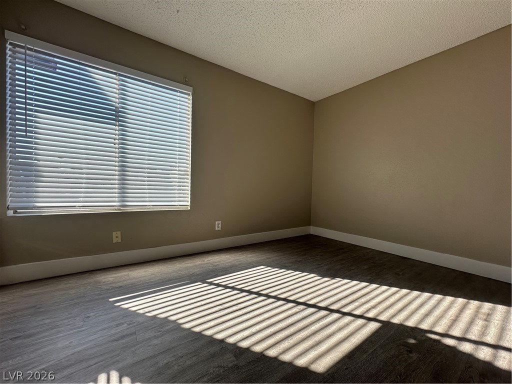 1467 Hialeah Drive D Property Photo 11