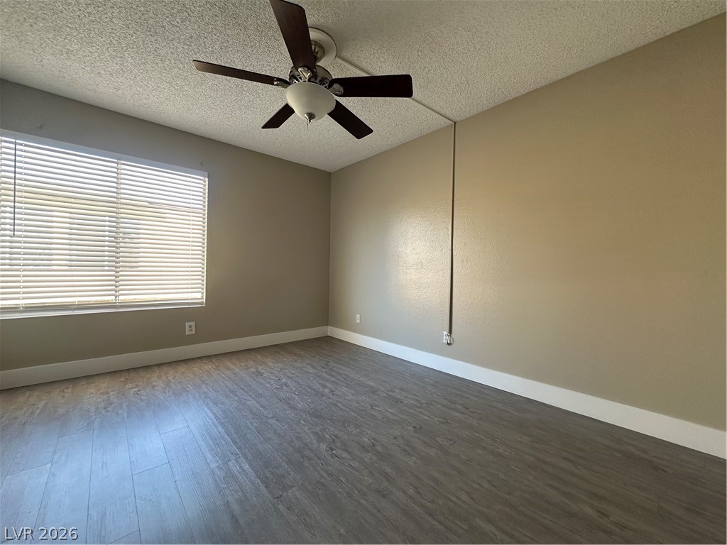 1467 Hialeah Drive D Property Photo 14
