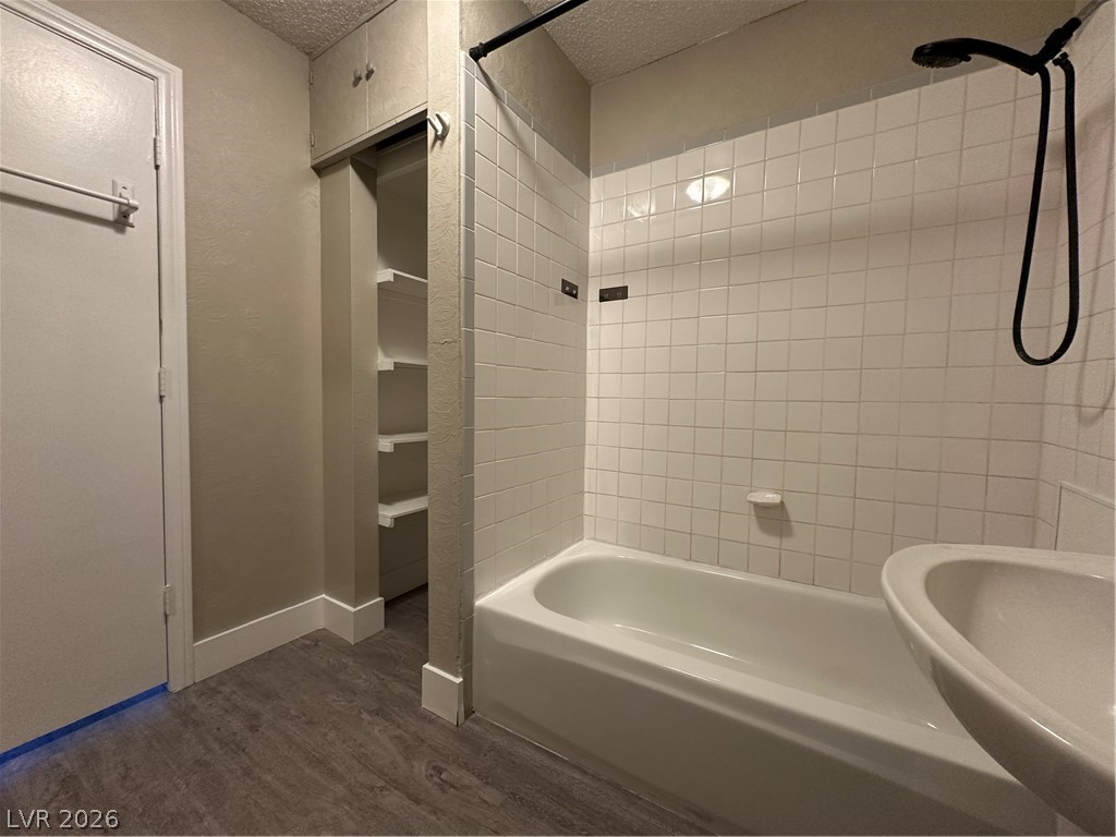 1467 Hialeah Drive D Property Photo 17