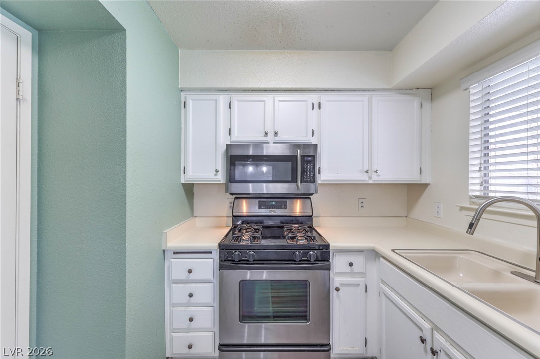 581 Carleton Drive Property Photo 11