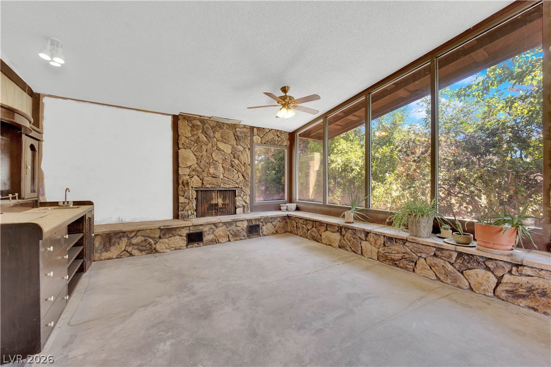 601 West Street Property Photo 6