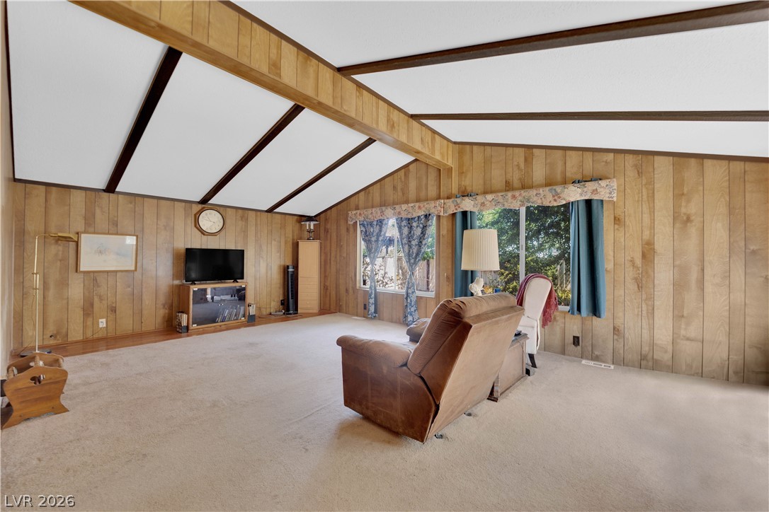 601 West Street Property Photo 8