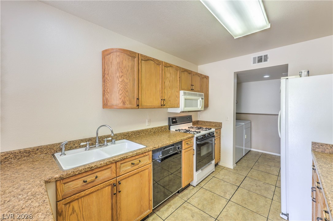 8433 Wandering Sun Avenue Property Photo 18