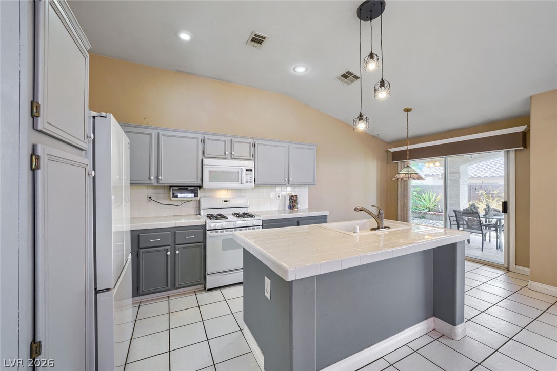 6330 Berry Patch Way Property Photo 3