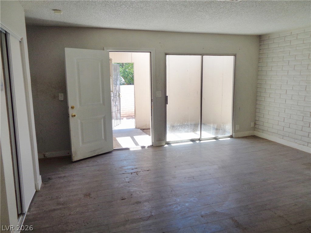 3016 Saint George Street F Property Photo 7