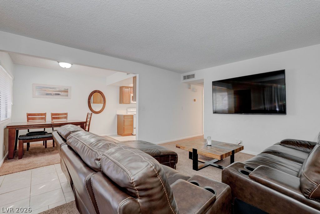 1858 Avacado Court Property Photo 8
