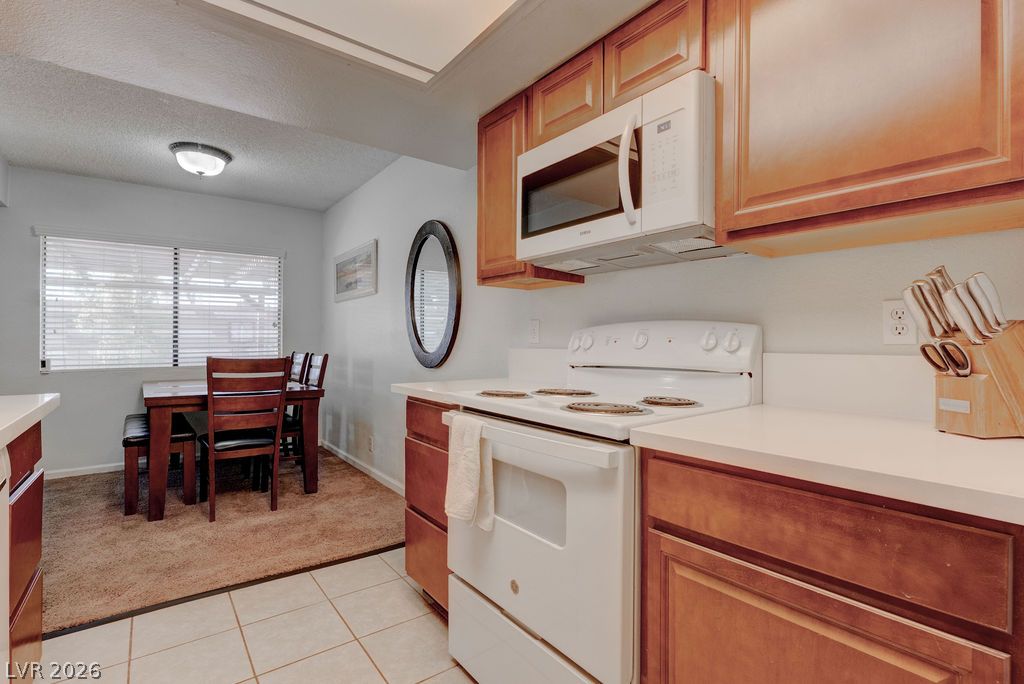 1858 Avacado Court Property Photo 13