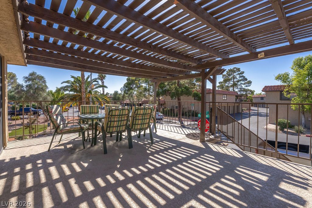 1858 Avacado Court Property Photo 26