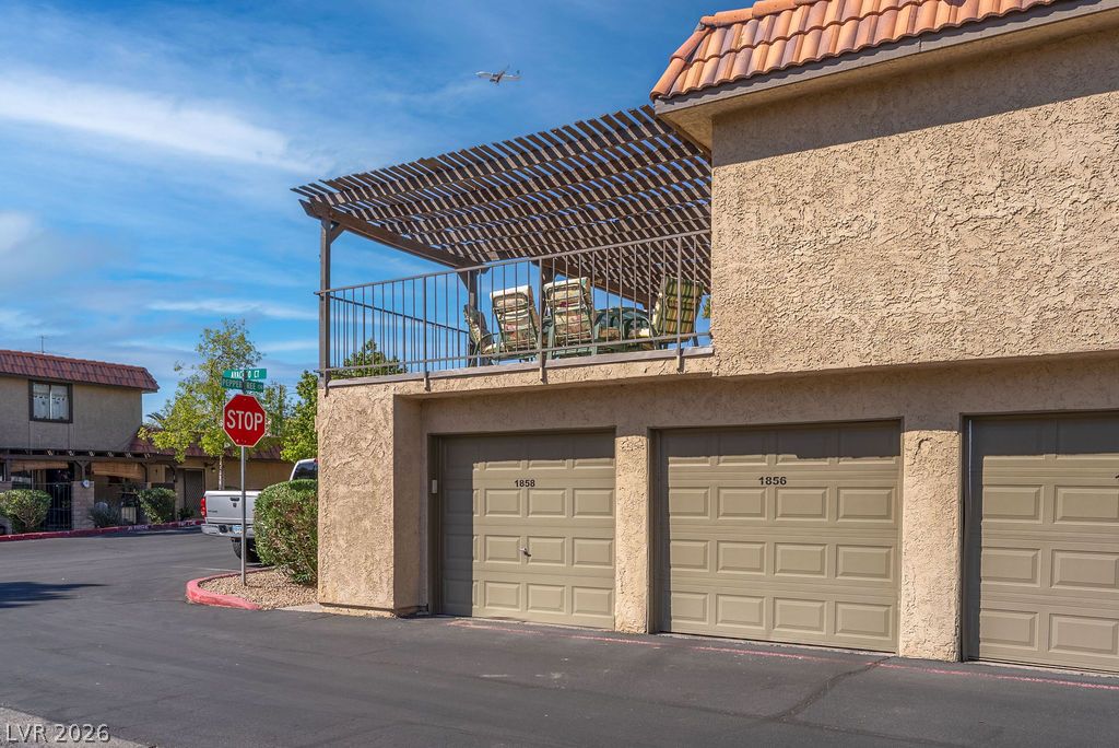 1858 Avacado Court Property Photo 29