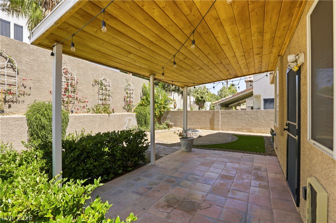2221 Juniper Berry Drive Property Photo 9