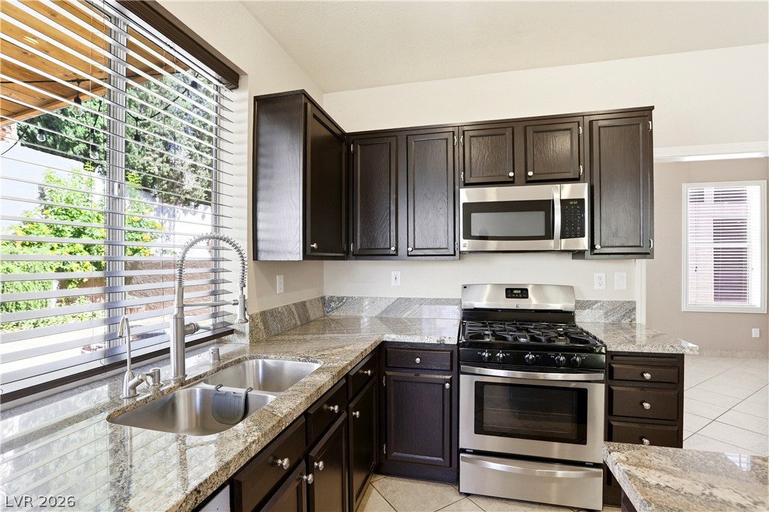 2221 Juniper Berry Drive Property Photo 12