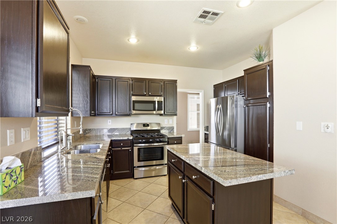 2221 Juniper Berry Drive Property Photo 13
