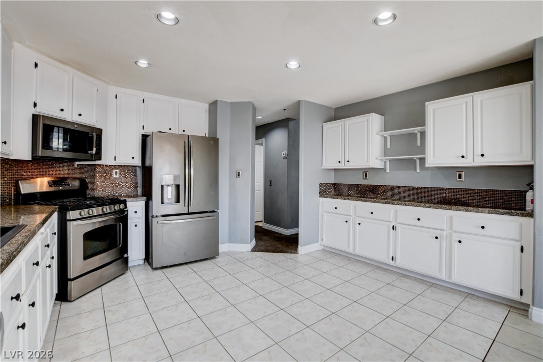 6022 Evening View Street Property Photo 23