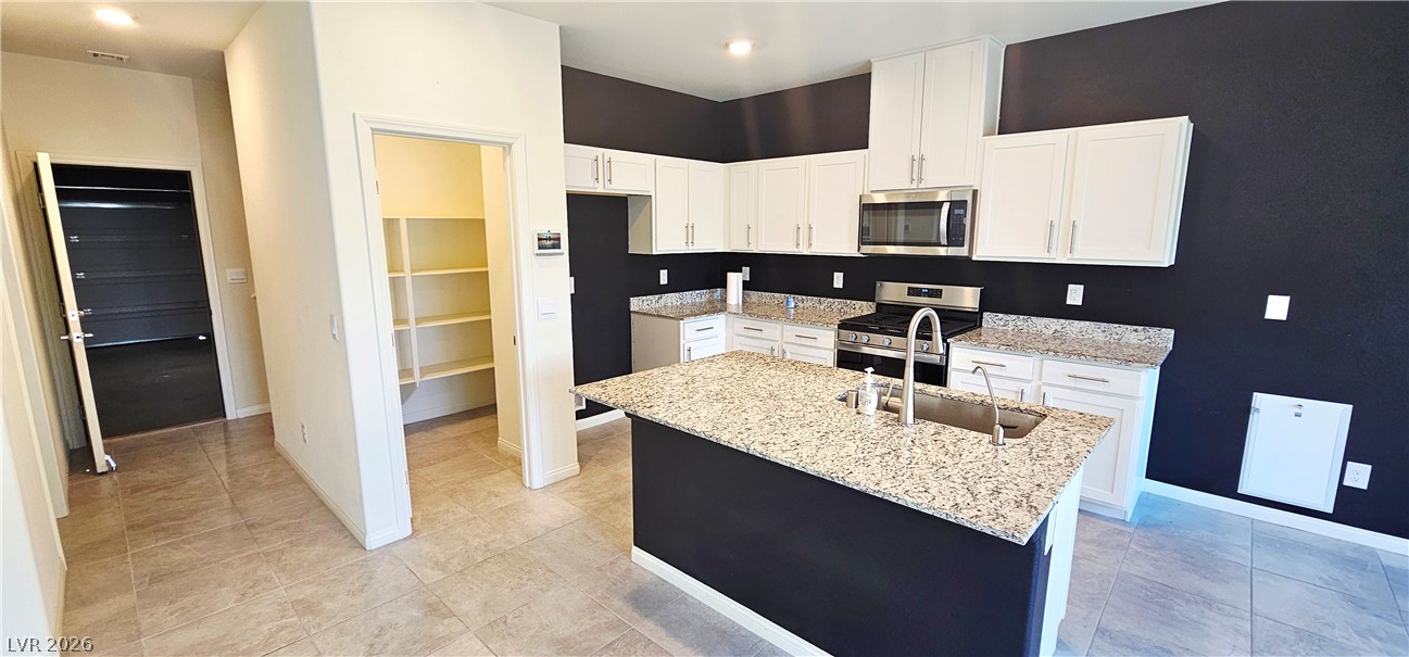1774 Kylie River Place Property Photo 4