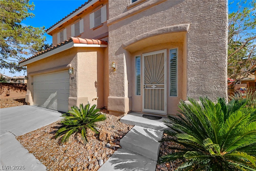 999 Whispering Grove Avenue Property Photo 4