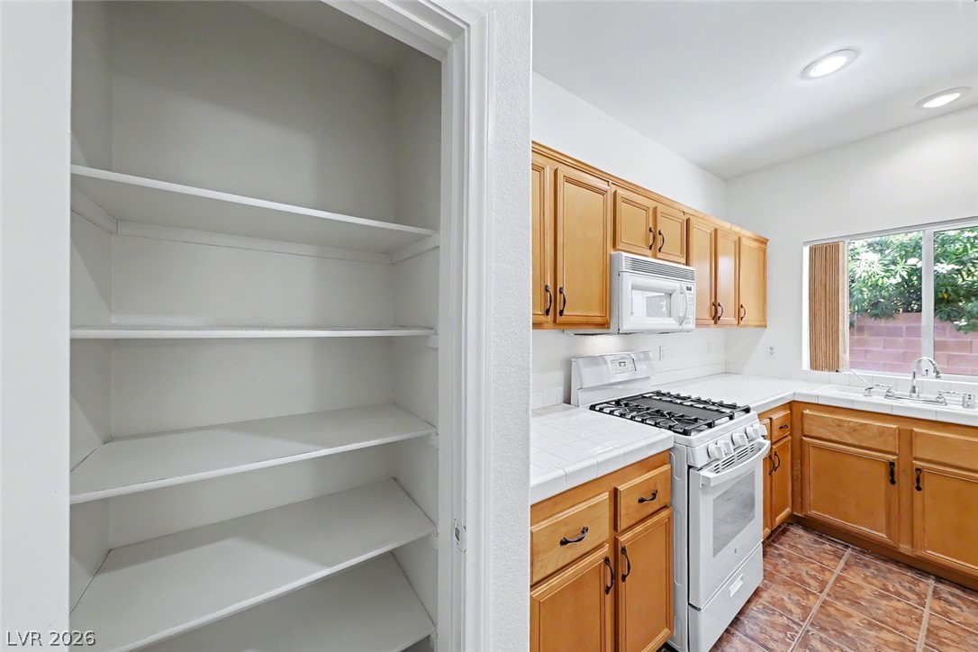999 Whispering Grove Avenue Property Photo 17