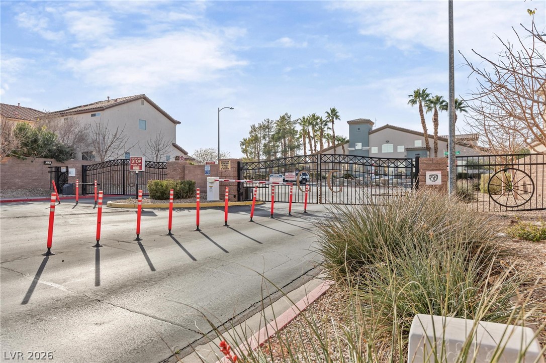 6786 Travertine Lane Property Photo 4