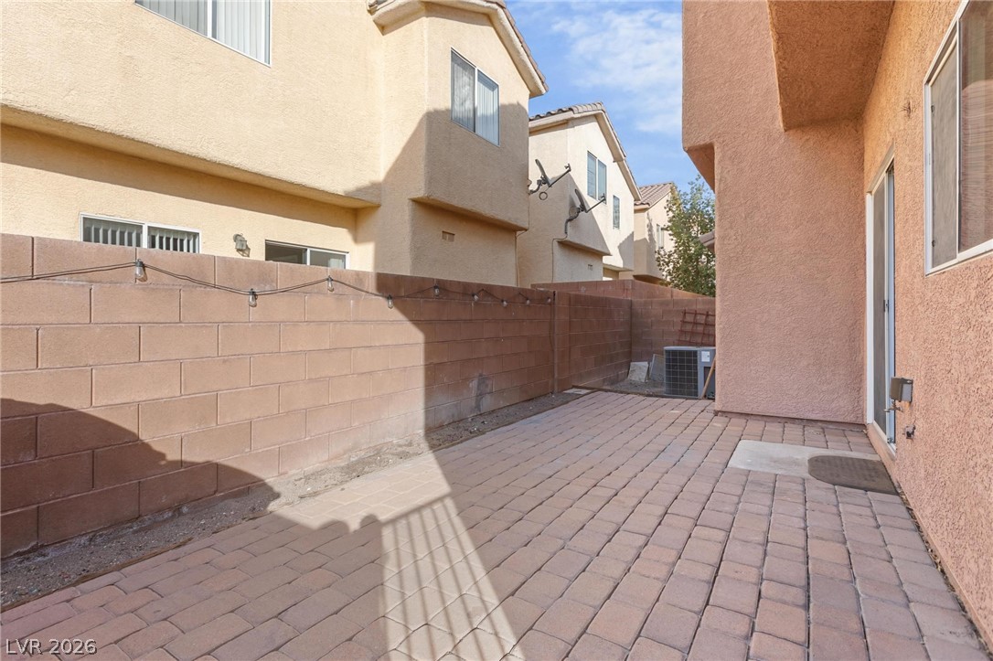 6786 Travertine Lane Property Photo 7