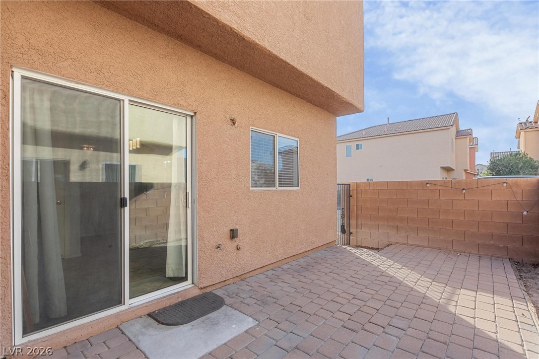 6786 Travertine Lane Property Photo 8