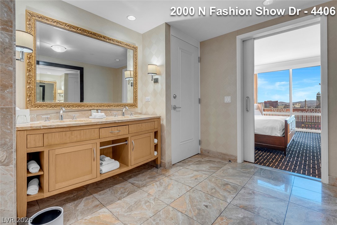 2000 Fashion Show Drive 4406 Property Photo 38