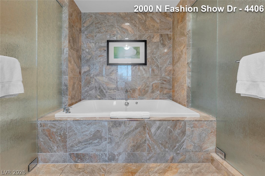 2000 Fashion Show Drive 4406 Property Photo 39