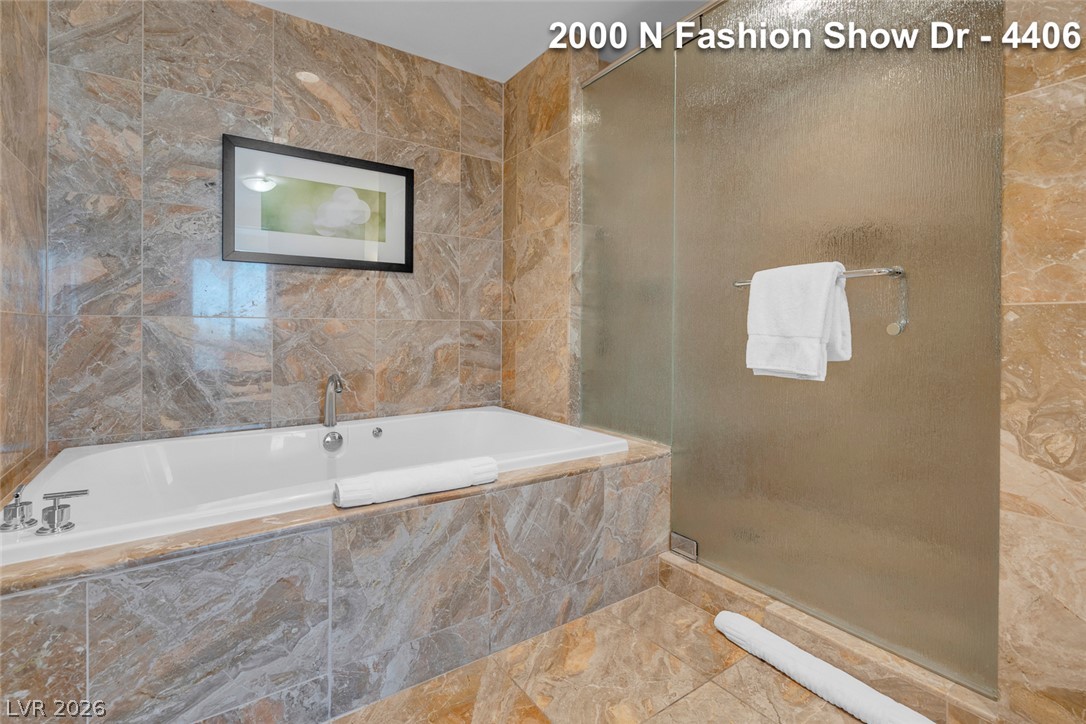 2000 Fashion Show Drive 4406 Property Photo 41