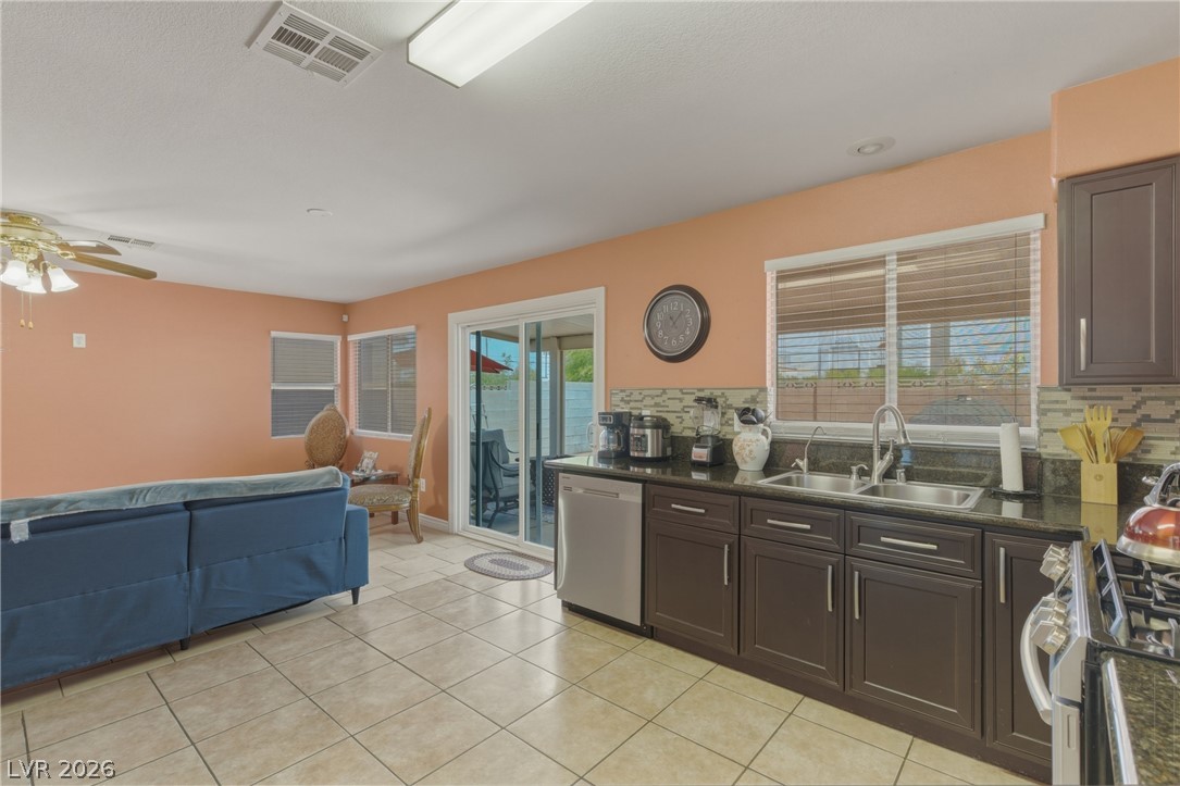104 Zenith Point Avenue Property Photo 18