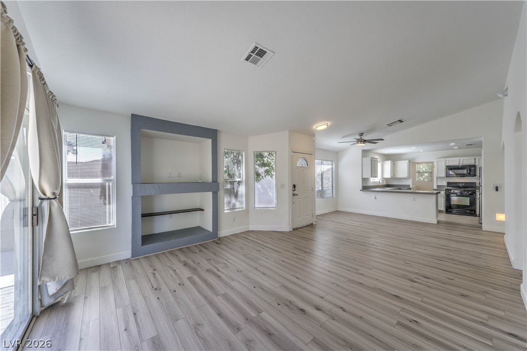 8032 Exploration Avenue Property Photo 11