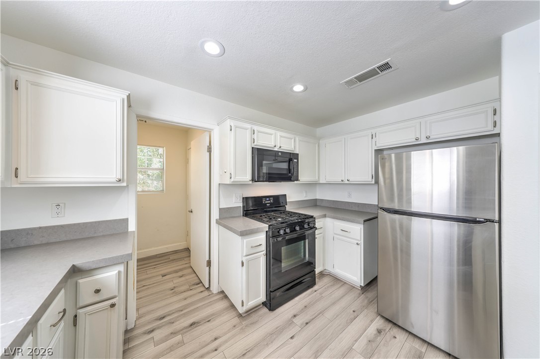 8032 Exploration Avenue Property Photo 17