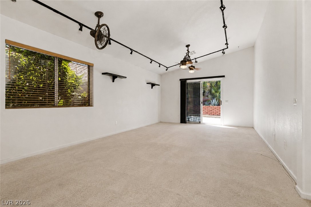 2121 Sunset Vista Avenue Property Photo 6