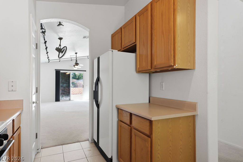 2121 Sunset Vista Avenue Property Photo 8