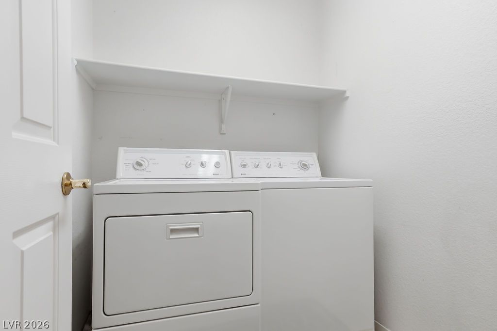 2121 Sunset Vista Avenue Property Photo 15