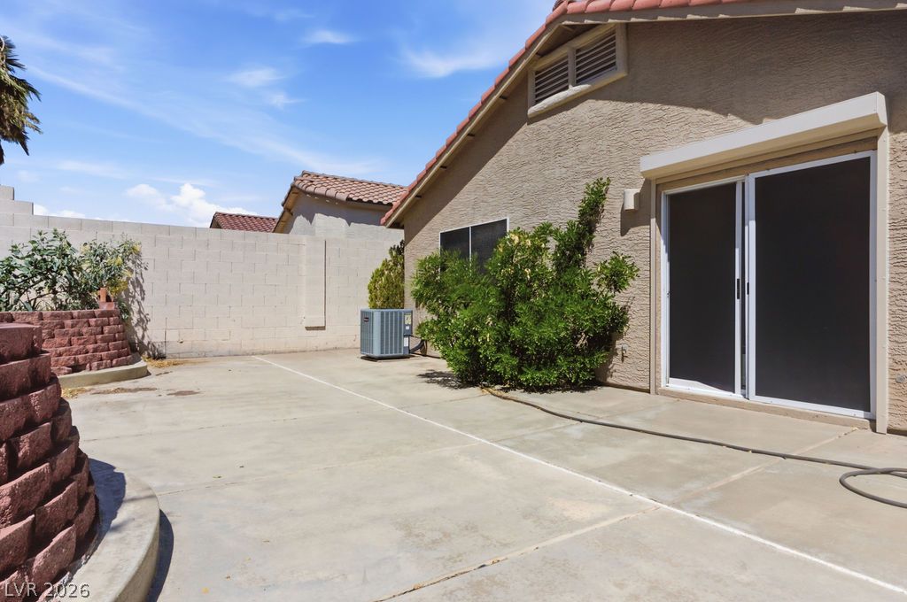 2121 Sunset Vista Avenue Property Photo 21