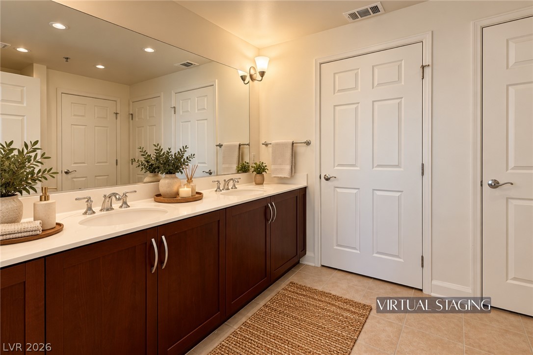 150 Las Vegas Boulevard 1813 Property Photo 4