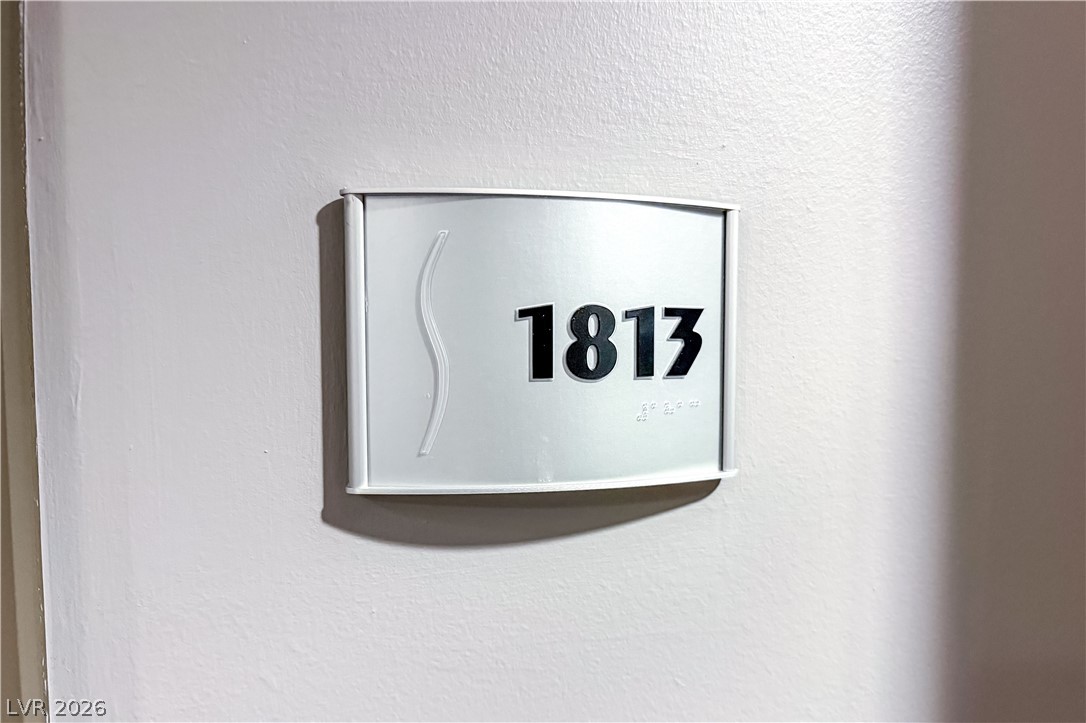 150 Las Vegas Boulevard 1813 Property Photo 6
