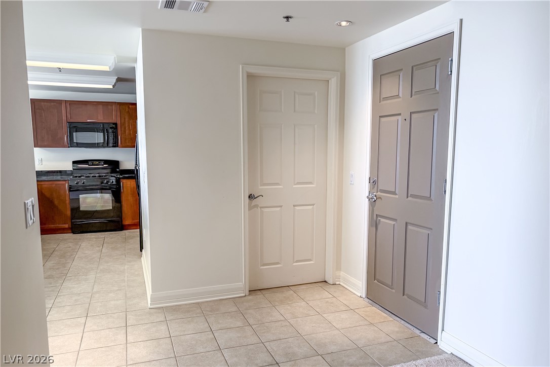150 Las Vegas Boulevard 1813 Property Photo 8