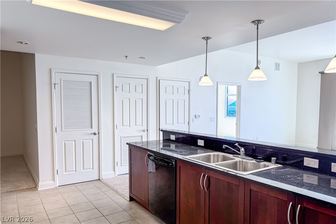 150 Las Vegas Boulevard 1813 Property Photo 10