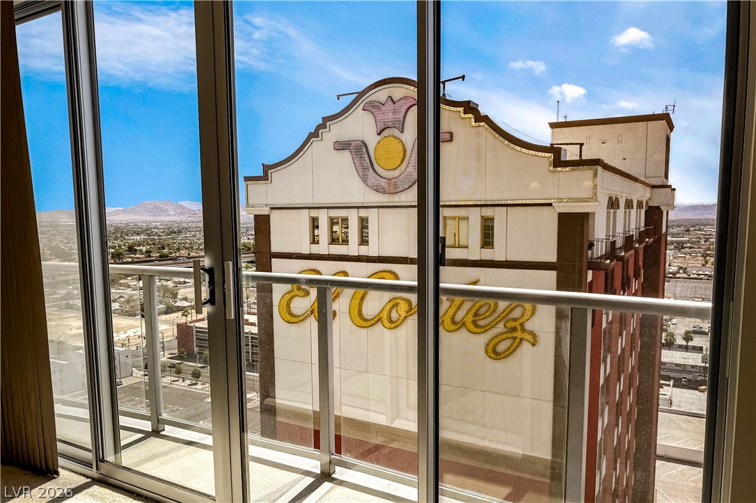 150 Las Vegas Boulevard 1813 Property Photo 15