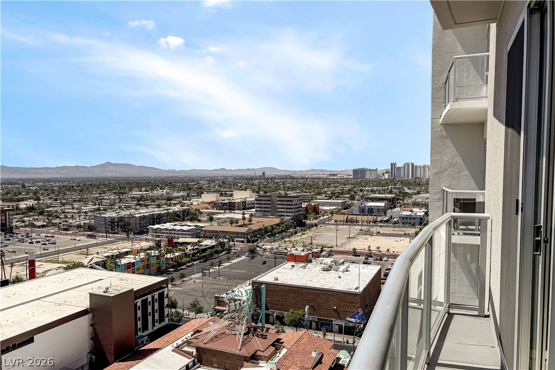 150 Las Vegas Boulevard 1813 Property Photo 16