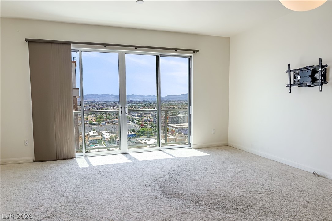 150 Las Vegas Boulevard 1813 Property Photo 16