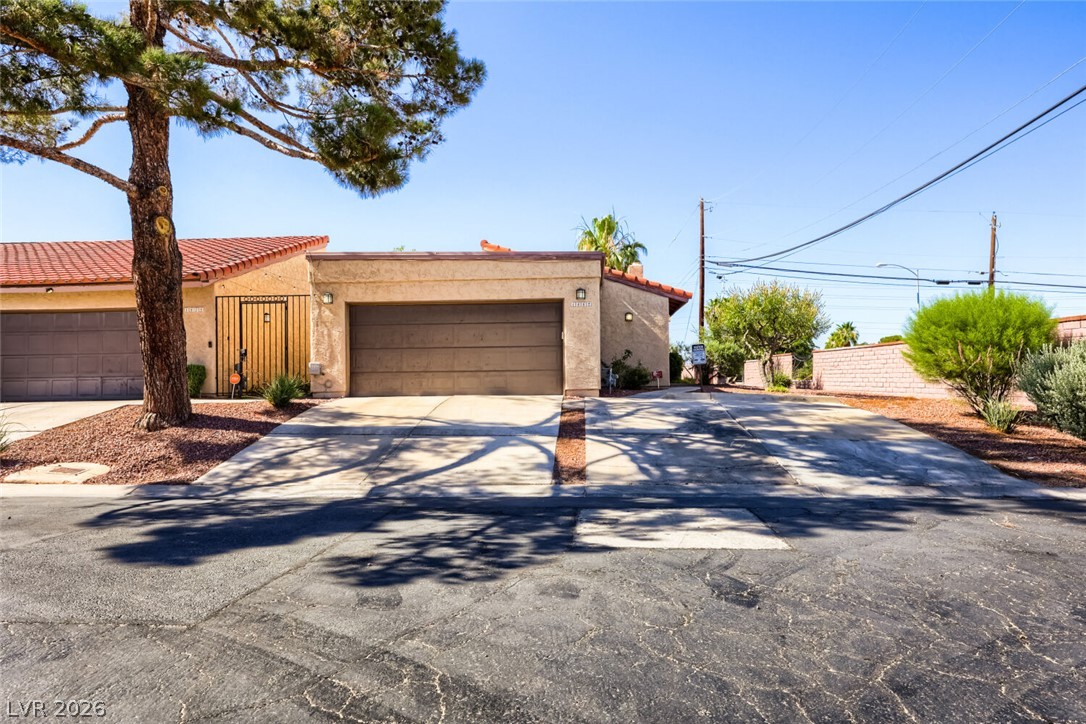 1882 Camino Verde Lane Property Photo 5