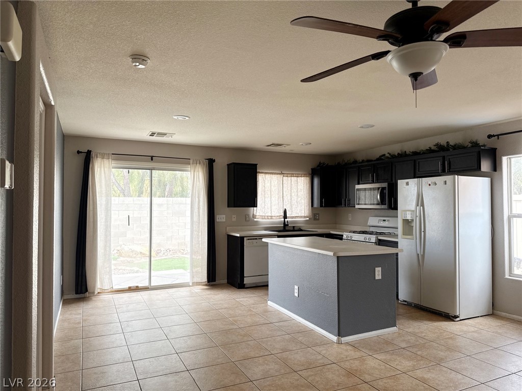 824 Blushing Rose Place Property Photo 3