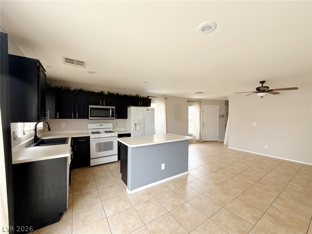 824 Blushing Rose Place Property Photo 4