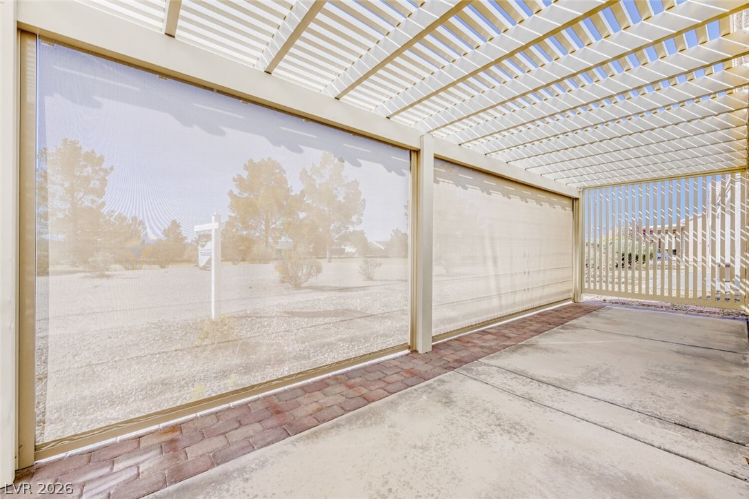 3219 Kingbird Drive Property Photo 3