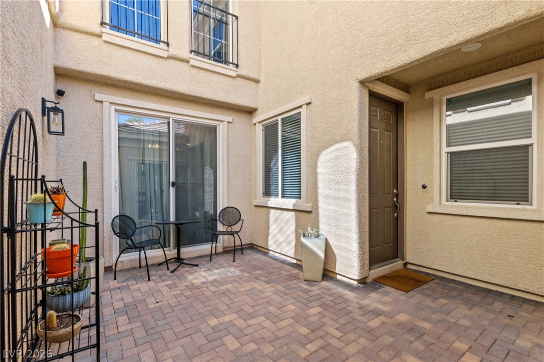 3604 Kingfishers Catch Avenue Property Photo 3